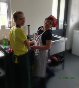 wash up - Aoife & Savannah
